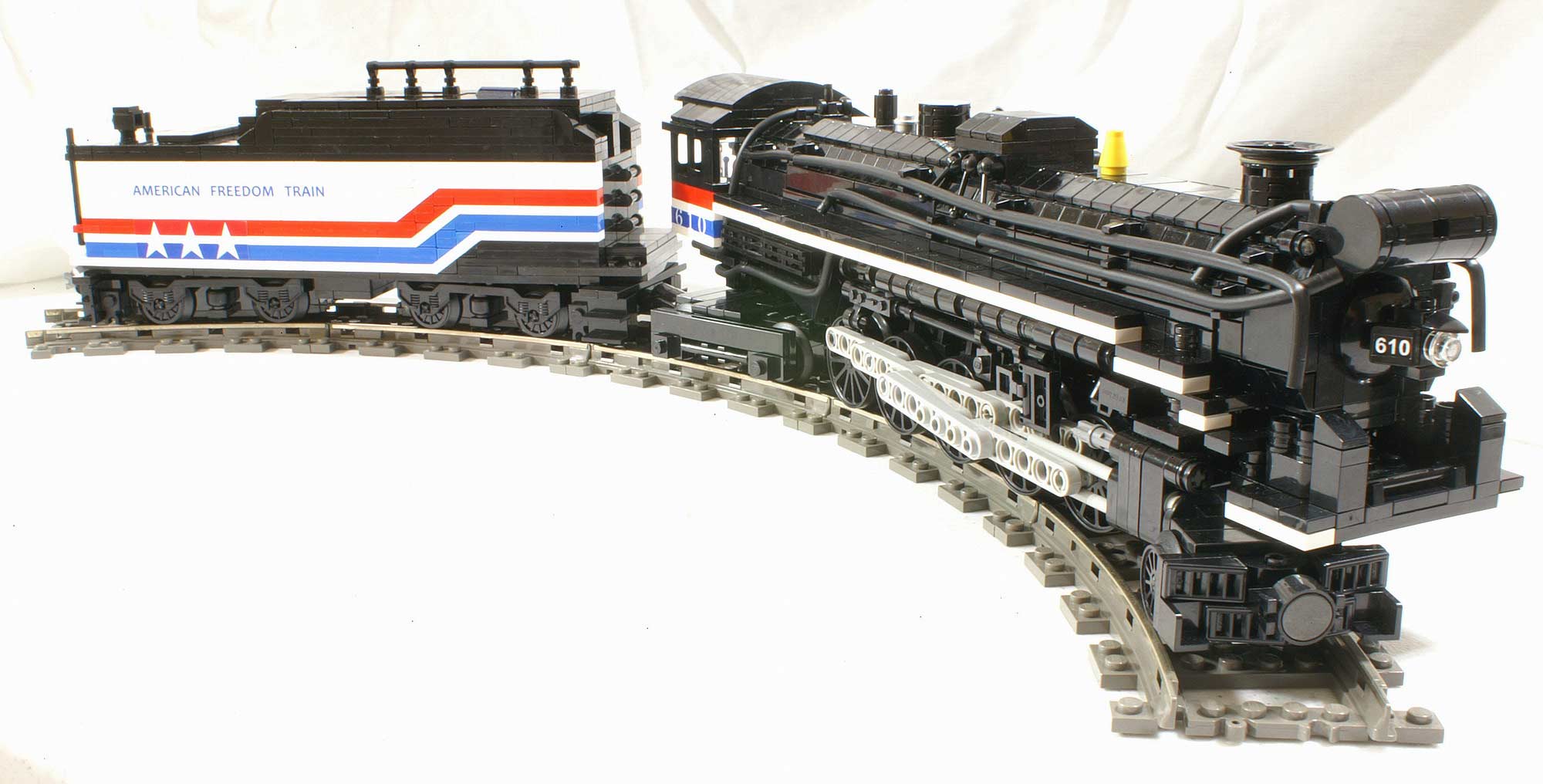 sava-american-freedom-train-lego-train-steam-locomotive-610-009-1200x 